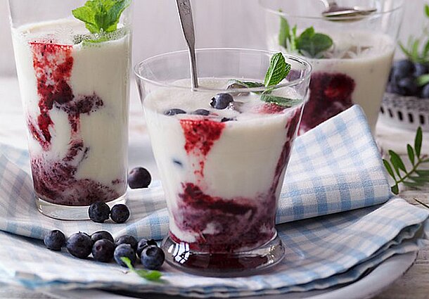 Joghurt-Heidelbeer-Eistee (Rezept)