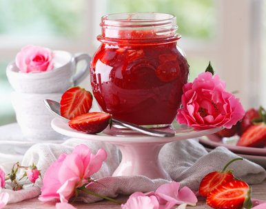 Erdbeer-Rosen-Samtkonfitüre