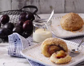 Zwetschgen-Grießknödel