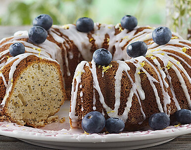 Mohnkuchen mit Zitronenguss