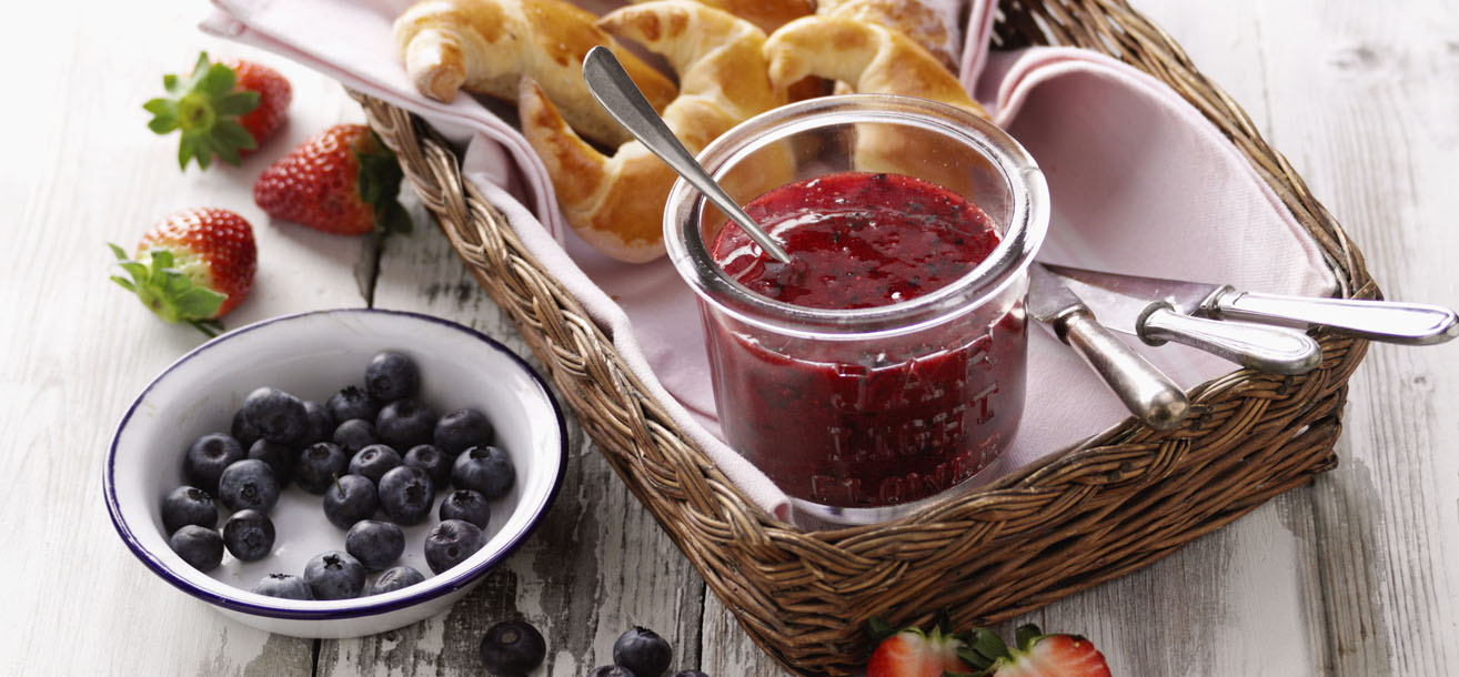 Heidelbeer-Erdbeer-Fruchtaufstrich - SweetFamily von Nordzucker