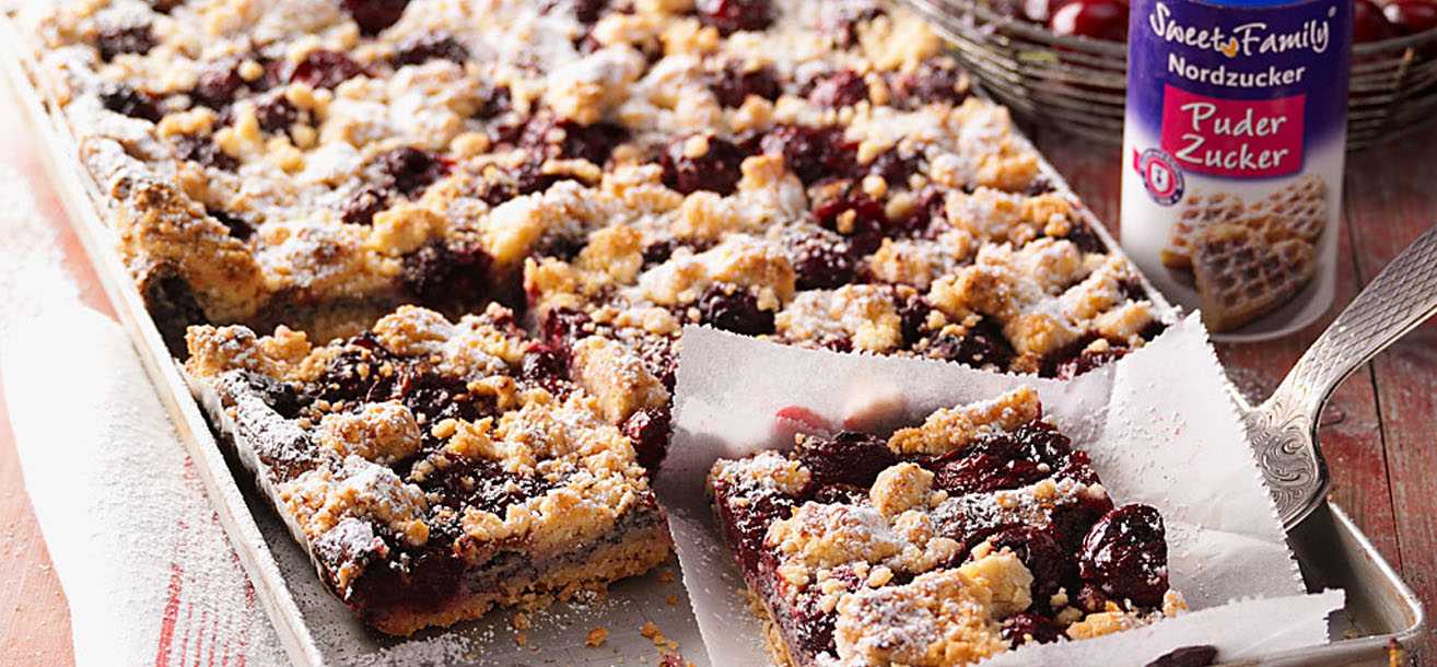 Kirsch-Streuselkuchen mit Mohnfüllung - SweetFamily von Nordzucker