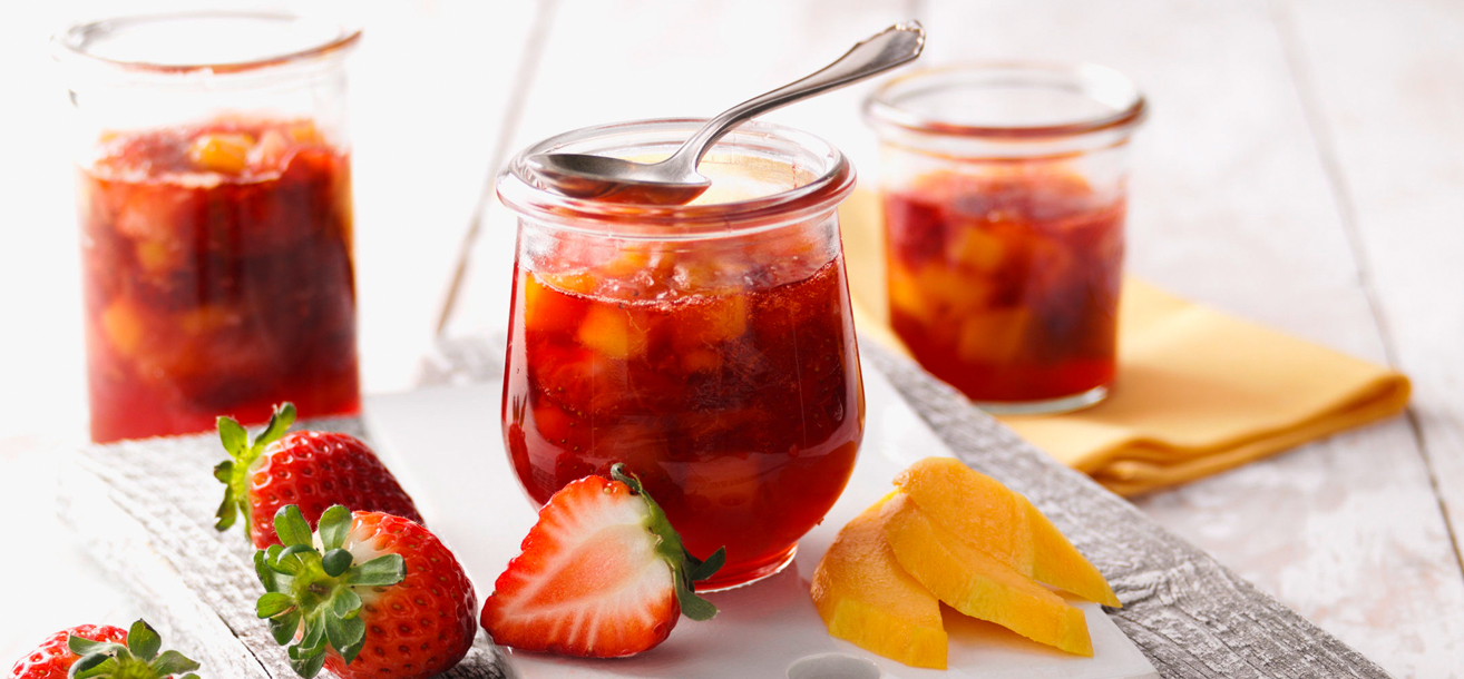 Leichte Erdbeer-Mango-Konfitüre mit Orangenfilets - SweetFamily von ...